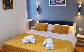 Inchy Accommodation - In The Center Of Diocletian'S Palace